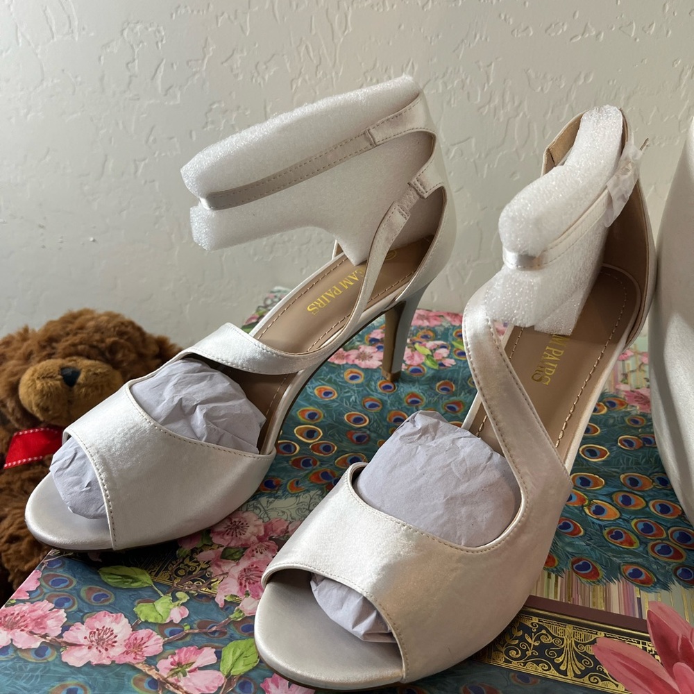 Women's Ivory Satin Strappy Heels - Picture 4 of 4